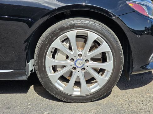 Used 2017 Mercedes-Benz E 300 image 8