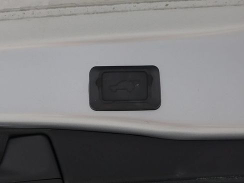 Used 2021 Toyota RAV4 XLE Premium AWD/4WD image 20