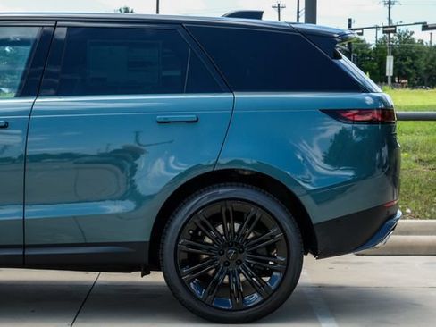 New 2026 Land Rover Range Rover Sport SE AWD/4WD image 18