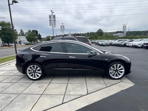 Used 2020 Tesla Model 3 RWD image 4