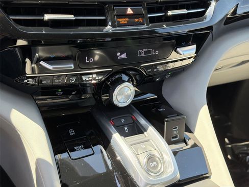 Used 2023 Acura MDX SH-AWD w/ Technology Package image 37