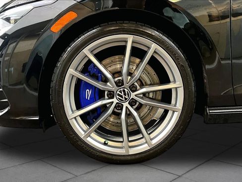 Used 2024 Volkswagen Golf R AWD/4WD image 10