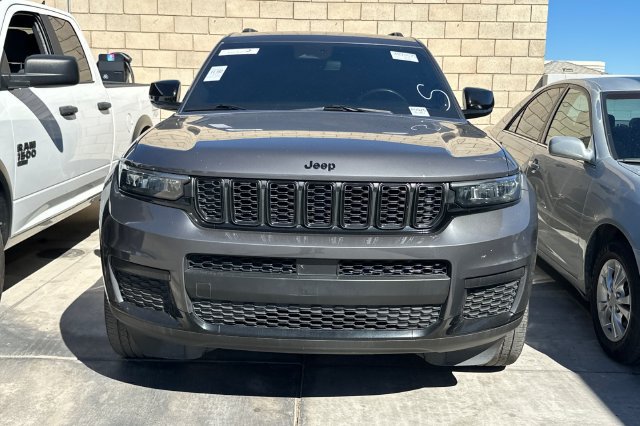 Used 2022 Jeep Grand Cherokee L Laredo AWD/4WD image 2