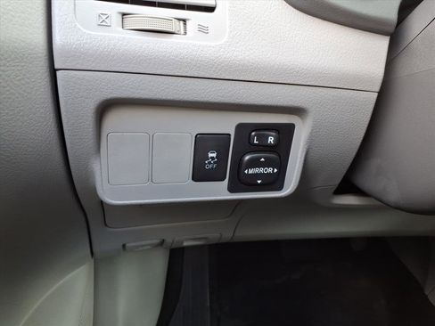 Used 2010 Toyota Corolla LE image 24