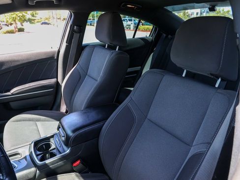 Used 2019 Dodge Charger SXT RWD image 15
