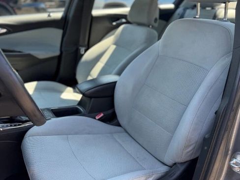 Used 2019 Chevrolet Cruze LT w/ Convenience Package FWD image 10