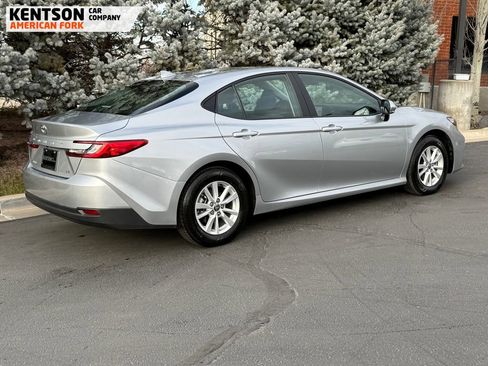 Used 2026 Toyota Camry LE image 7