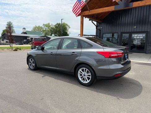 Used 2017 Ford Focus SE FWD image 6