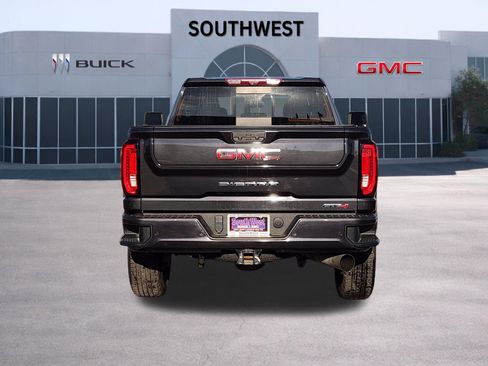 Used 2020 GMC Sierra 2500 AT4 w/ AT4 Premium Package image 8