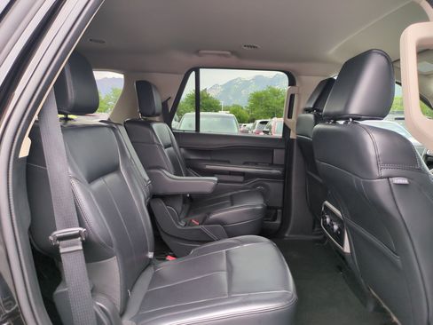 Used 2024 Ford Expedition XLT AWD/4WD image 30