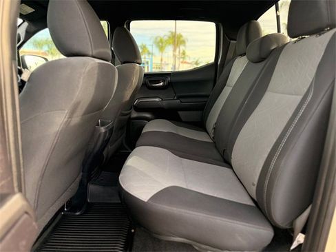 Used 2020 Toyota Tacoma TRD Off-Road image 17