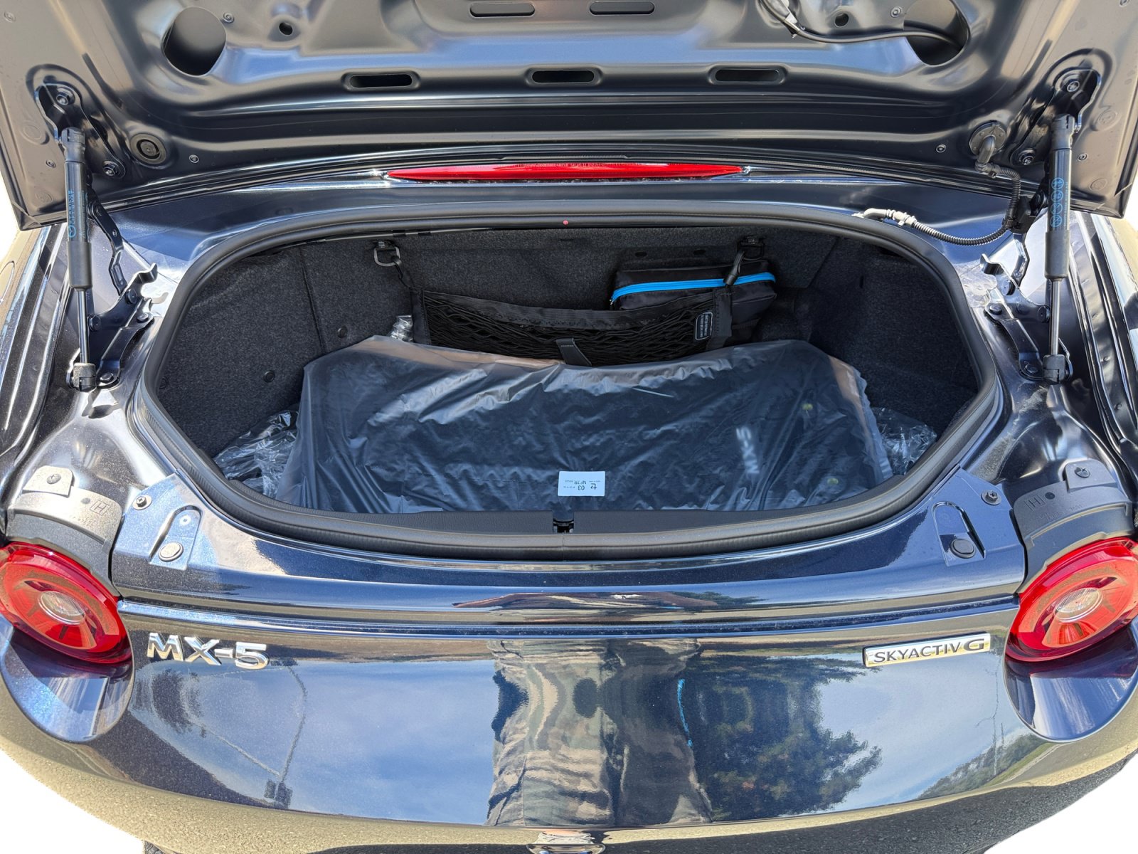 New 2026 MAZDA MX-5 Miata Club w/ Interior Package RWD image 17