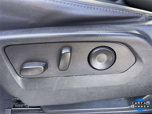 Used 2023 Chevrolet Suburban LT w/ Luxury Package image 17