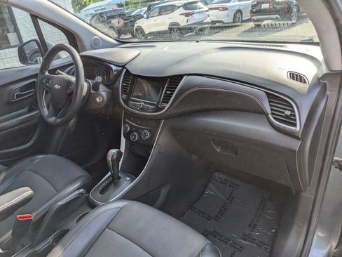 Used 2021 Chevrolet Trax LT AWD/4WD image 13