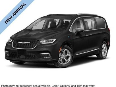 Used 2023 Chrysler Pacifica Touring-L