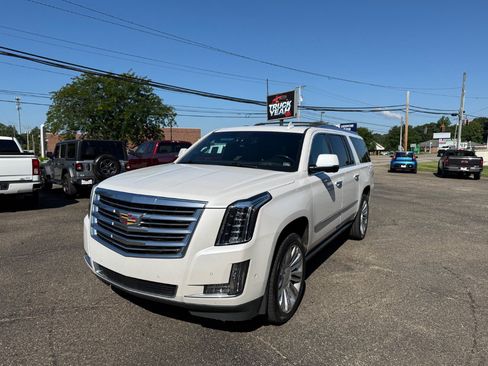 Used 2018 Cadillac Escalade ESV Platinum AWD/4WD image 1
