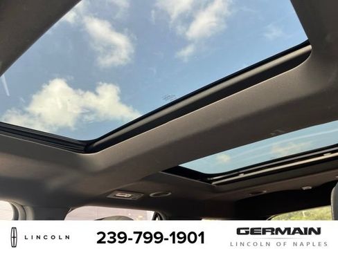 Used 2015 Ford Explorer XLT w/ Equipment Group 202B AWD/4WD image 15