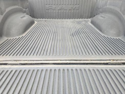 Used 2019 RAM 1500 Laramie RWD image 33