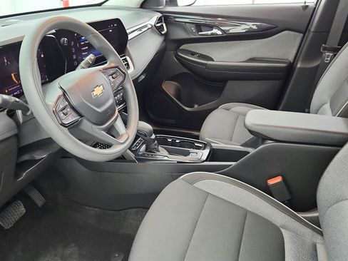 Used 2025 Chevrolet TrailBlazer LT AWD/4WD image 25
