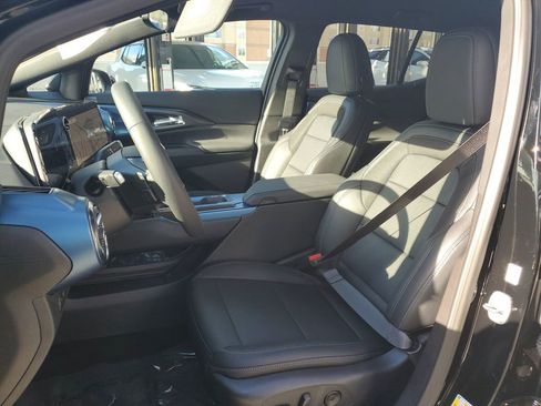 New 2026 Chevrolet Equinox EV LT image 17