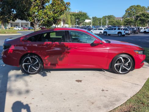 Used 2018 Honda Accord Sport image 11