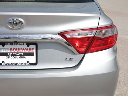 Used 2015 Toyota Camry LE image 16