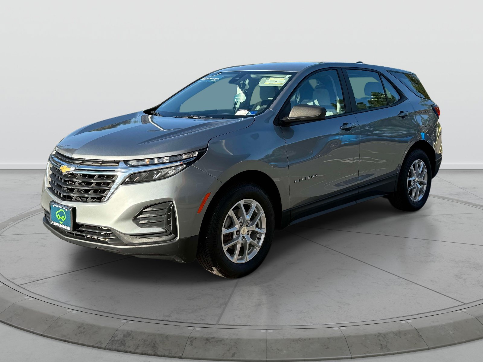 Certified 2024 Chevrolet Equinox LS w/ Driver Confidence II Package AWD/4WD image 5