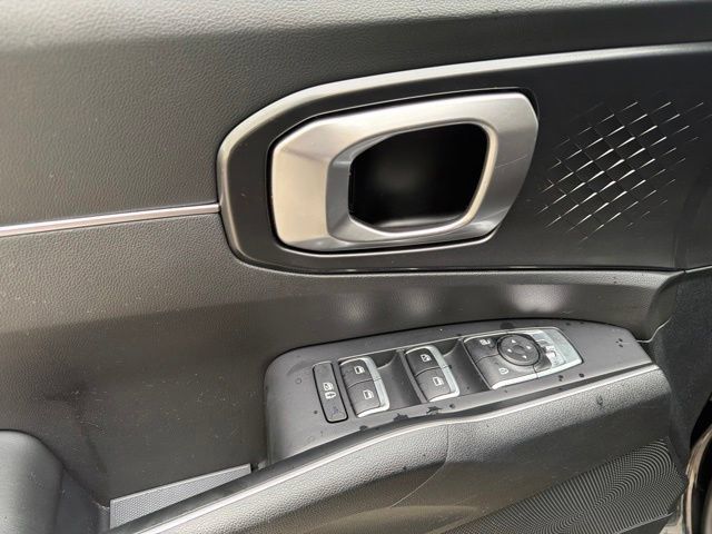 Used 2023 Kia Sorento LX FWD image 23