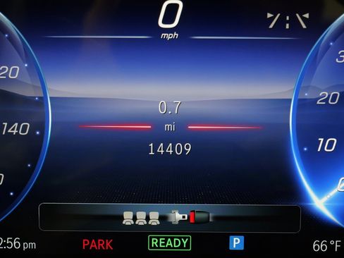 Used 2023 Mercedes-Benz EQE 500 4MATIC Sedan image 42