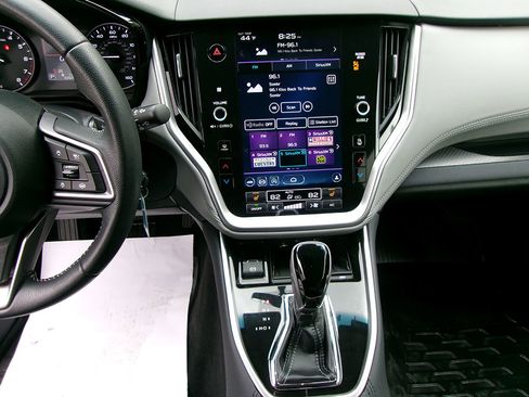 Used 2022 Subaru Outback Premium image 15