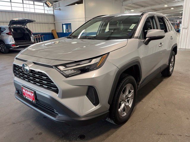 Used 2025 Toyota RAV4 XLE AWD/4WD image 7