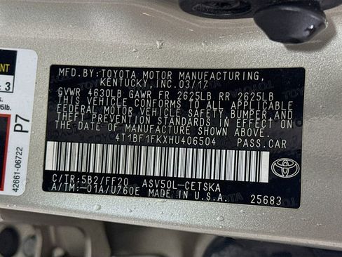 Used 2017 Toyota Camry SE w/ Moonroof Package FWD image 32