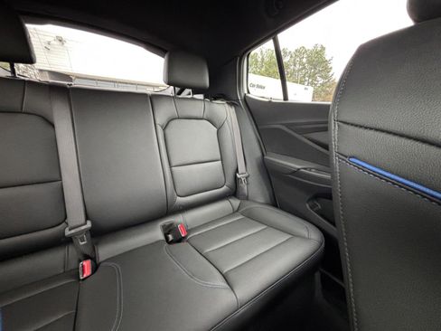 Used 2025 Buick Envista Sport Touring image 37