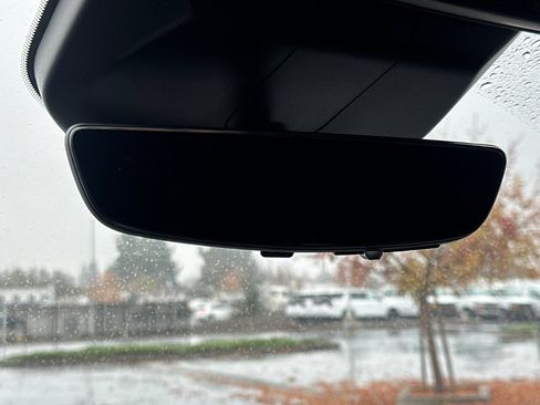 Certified 2025 Cadillac Escalade Premium Luxury image 26