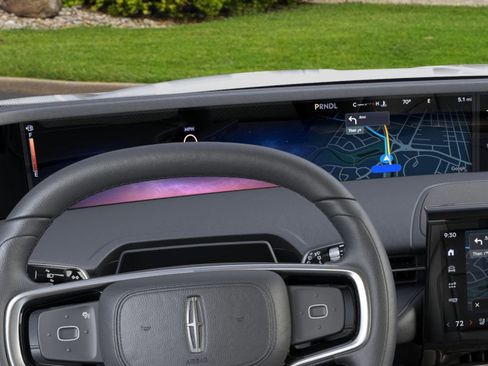 New 2026 Lincoln Nautilus Premier image 13