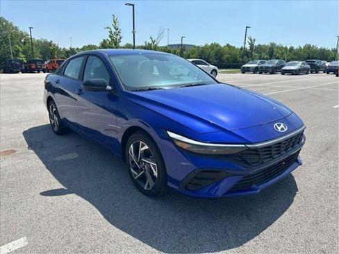 Used 2025 Hyundai Elantra SEL FWD image 26