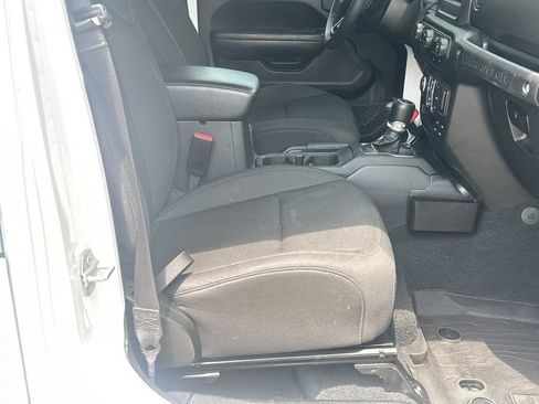 Used 2022 Jeep Wrangler Unlimited Sport AWD/4WD image 13