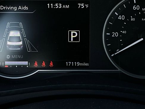 Used 2025 Nissan Versa SV image 34