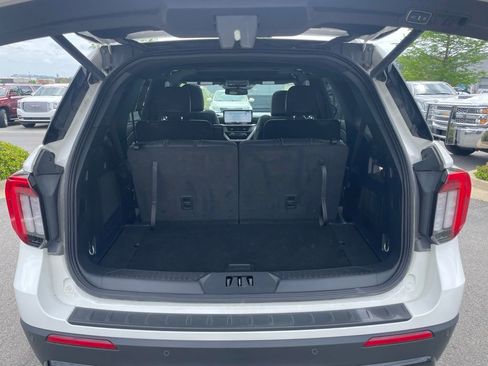 Used 2025 Ford Explorer ST-Line w/ Premium Package AWD/4WD image 7