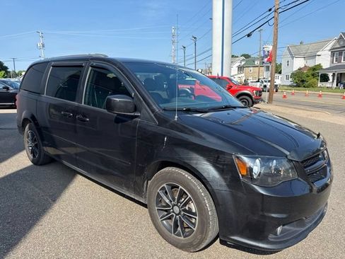 Used 2017 Dodge Grand Caravan GT FWD image 4