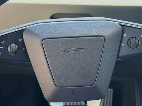 Used 2025 Tesla Cybertruck AWD Crew Cab image 9