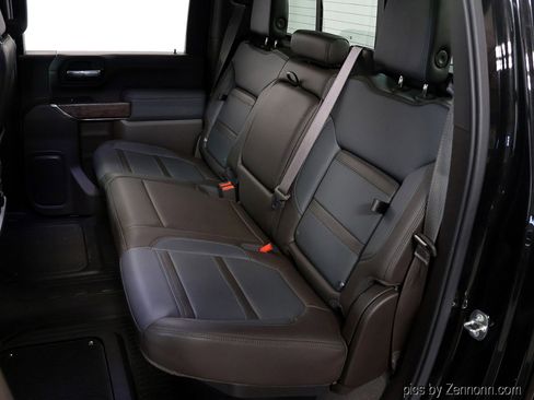 Used 2022 GMC Sierra 2500 Denali w/ Denali Black Diamond Edition image 14