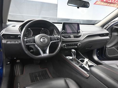 Used 2024 Nissan Altima 2.5 SR FWD image 15
