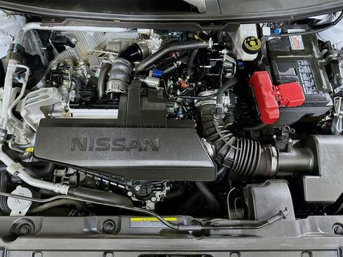 Used 2024 Nissan Rogue S image 28