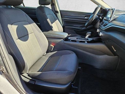 Used 2024 Nissan Altima 2.5 SV image 19