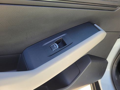 Used 2023 Honda Accord LX image 14