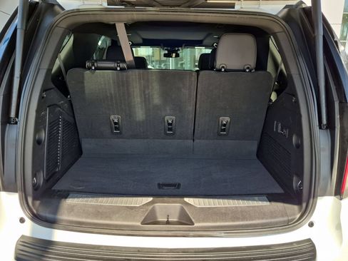 Used 2023 Chevrolet Tahoe Premier AWD/4WD image 25