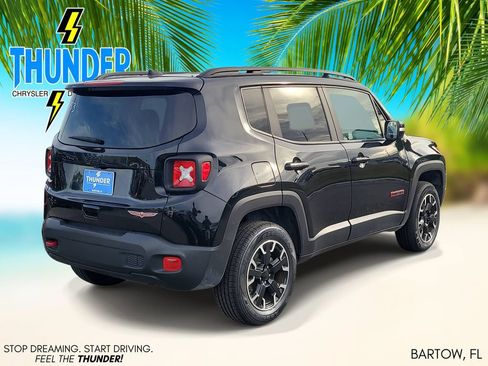 Certified 2023 Jeep Renegade Trailhawk AWD/4WD image 4