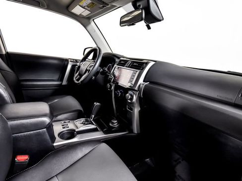 Used 2022 Toyota 4Runner SR5 Premium AWD/4WD image 29