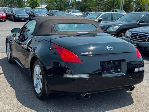 Used 2004 Nissan 350Z Touring RWD image 7